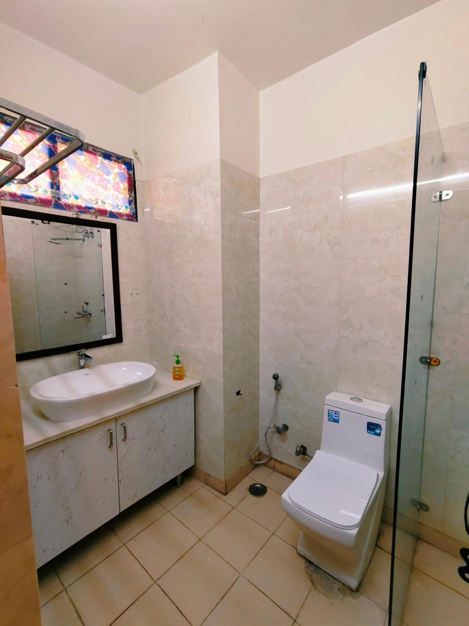 Hotel New Imperial Газиабад Екстериор снимка