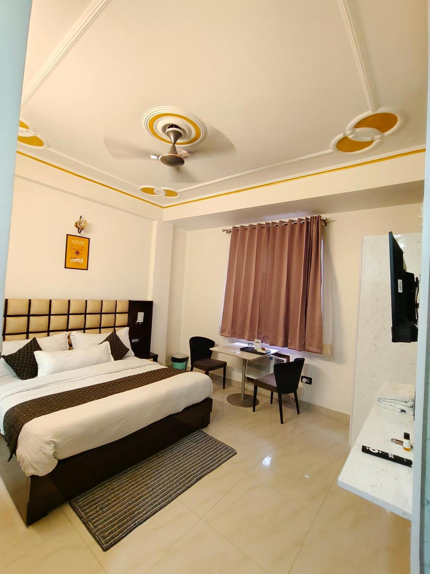 Hotel New Imperial Газиабад Екстериор снимка