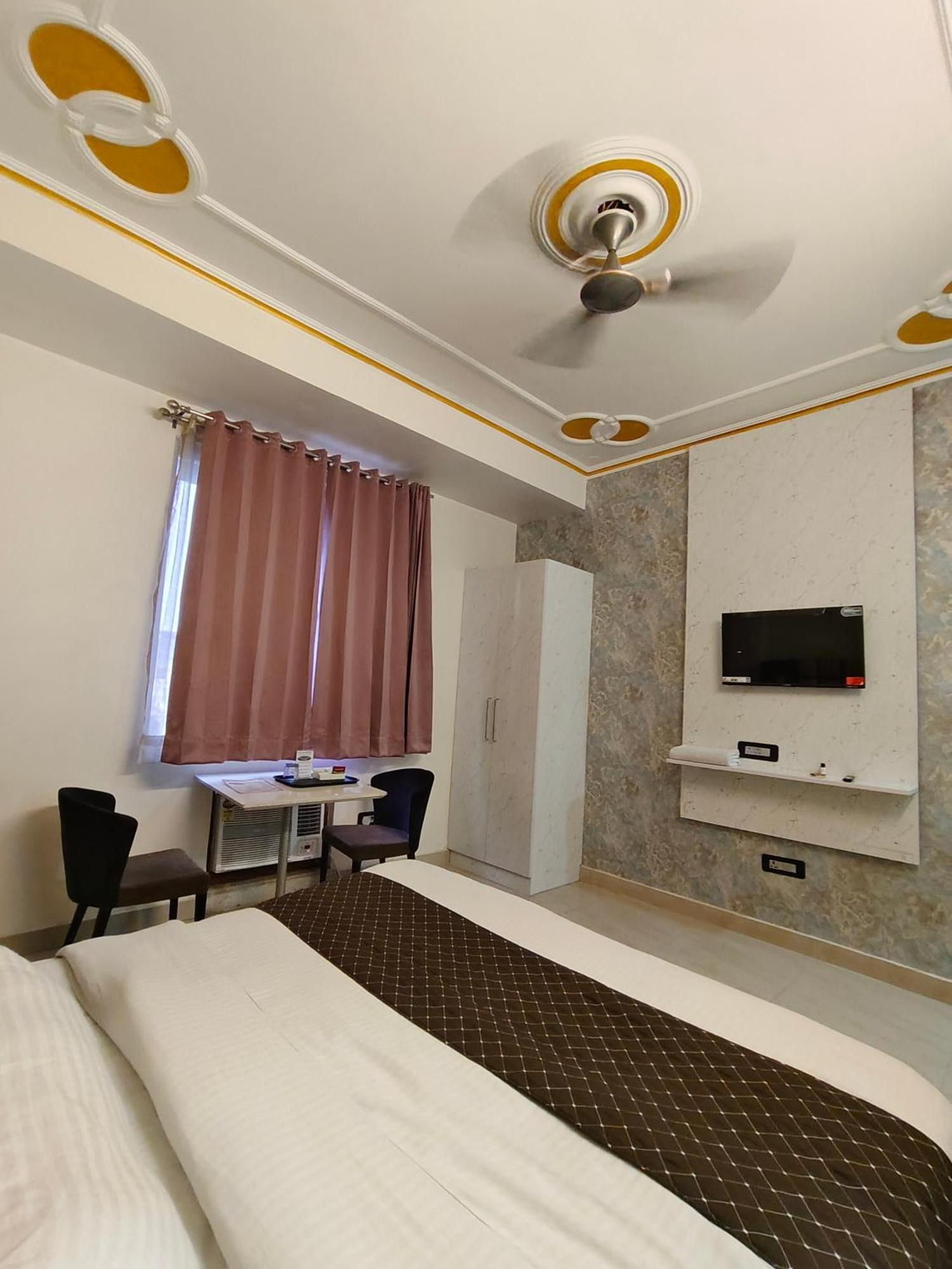 Hotel New Imperial Газиабад Екстериор снимка